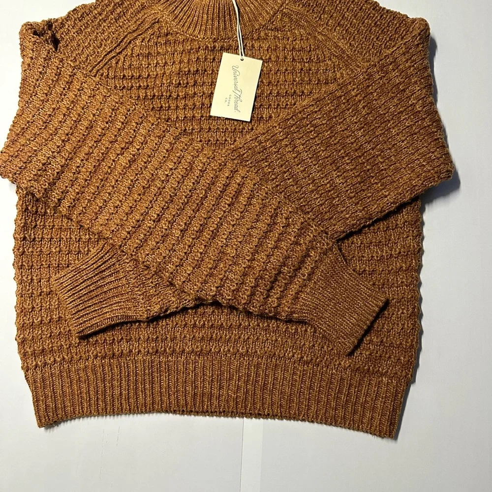 Universal thread goods‎ co. women’s S long sleeve, mock neck knit crop sweater